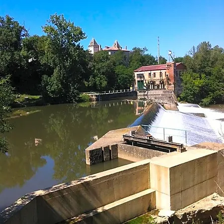 Le Moulin Du Carla 3*